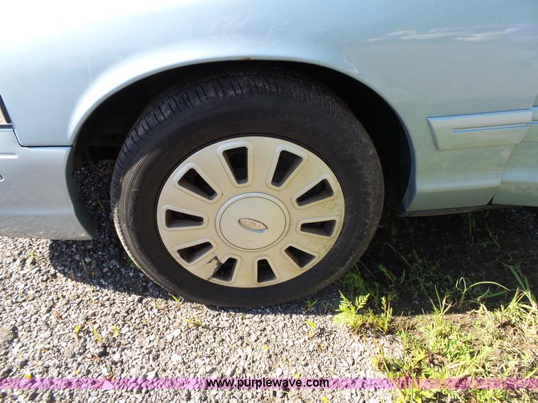 image for item J4929 2008 Ford Crown Victoria Police Interceptor