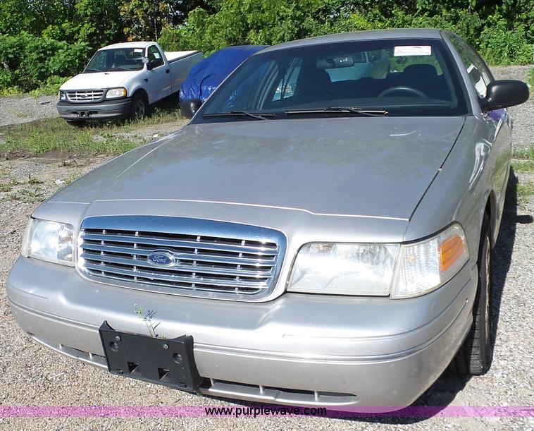 image for item J4930 2005 Ford Crown Victoria Police Interceptor