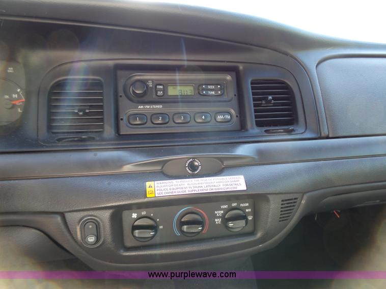 image for item J4930 2005 Ford Crown Victoria Police Interceptor