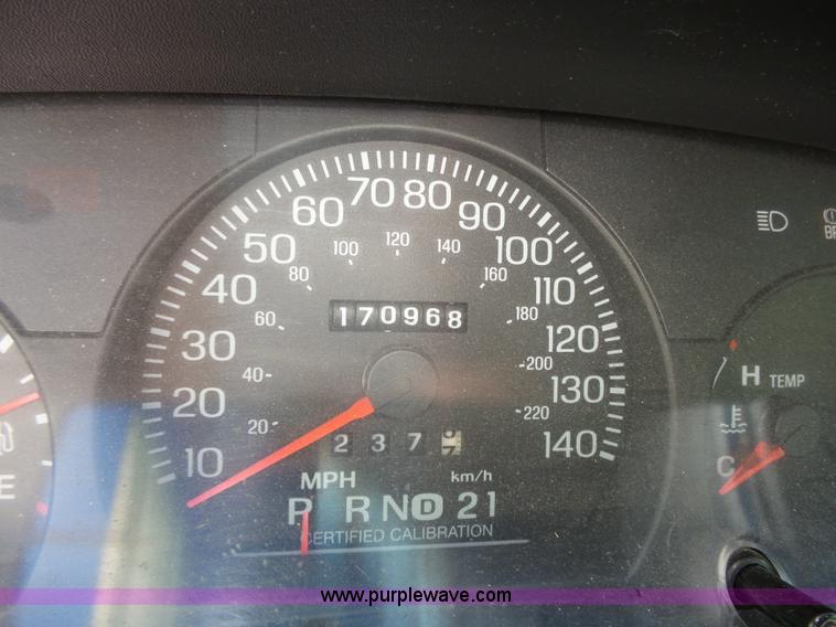 image for item J4930 2005 Ford Crown Victoria Police Interceptor