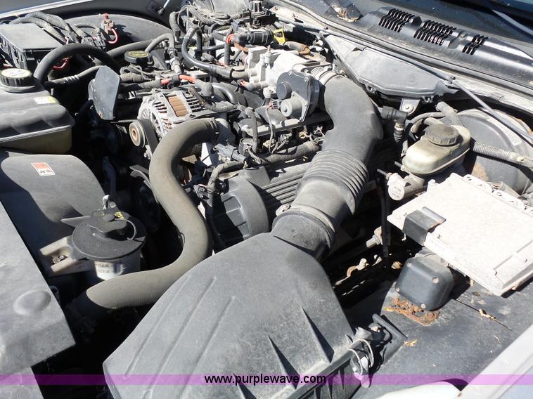 image for item J4930 2005 Ford Crown Victoria Police Interceptor