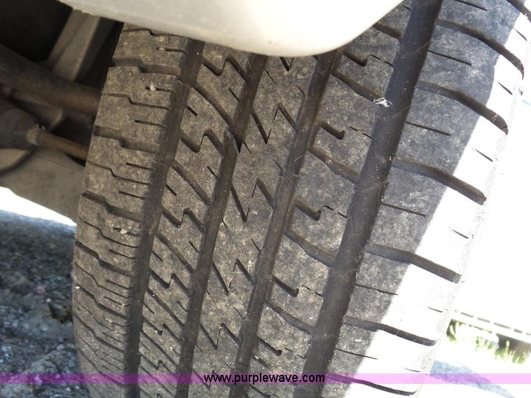 image for item J4930 2005 Ford Crown Victoria Police Interceptor