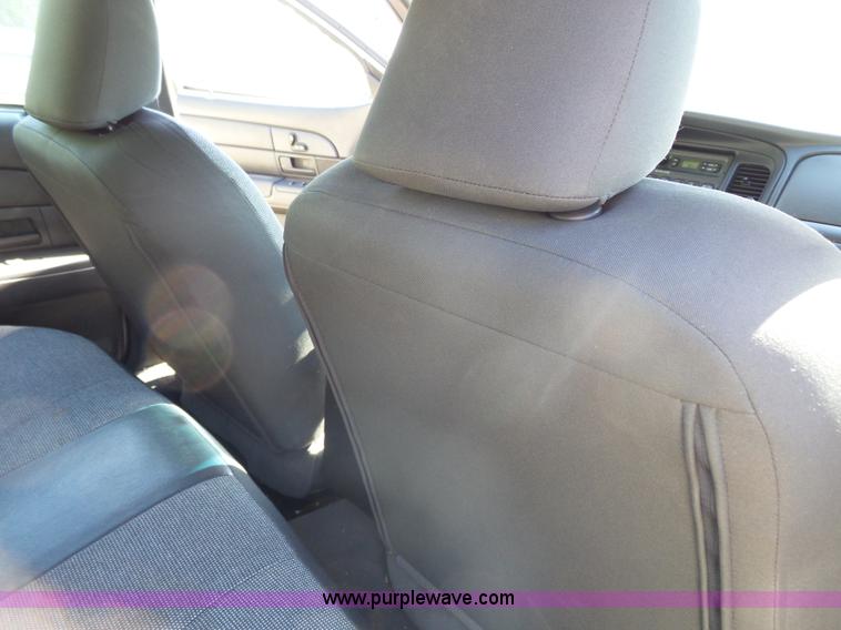 image for item J4930 2005 Ford Crown Victoria Police Interceptor