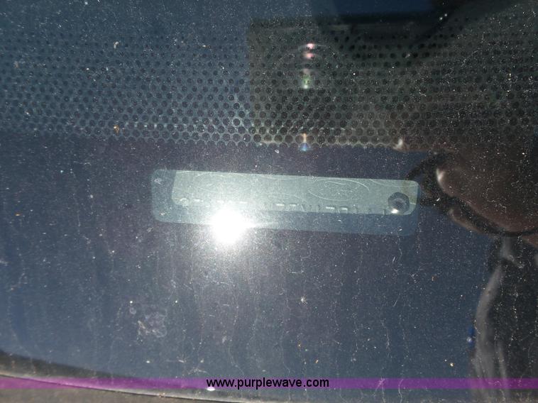 image for item J4930 2005 Ford Crown Victoria Police Interceptor