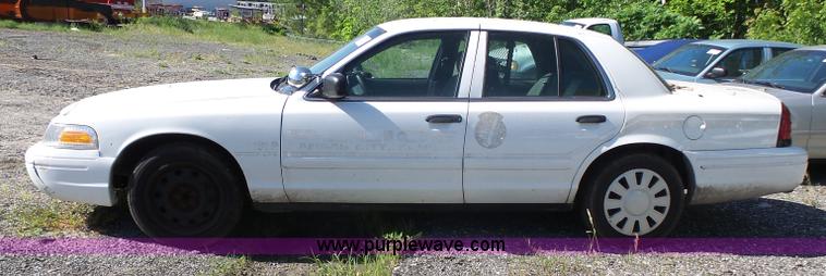 image for item J4931 2006 Ford Crown Victoria Police Interceptor