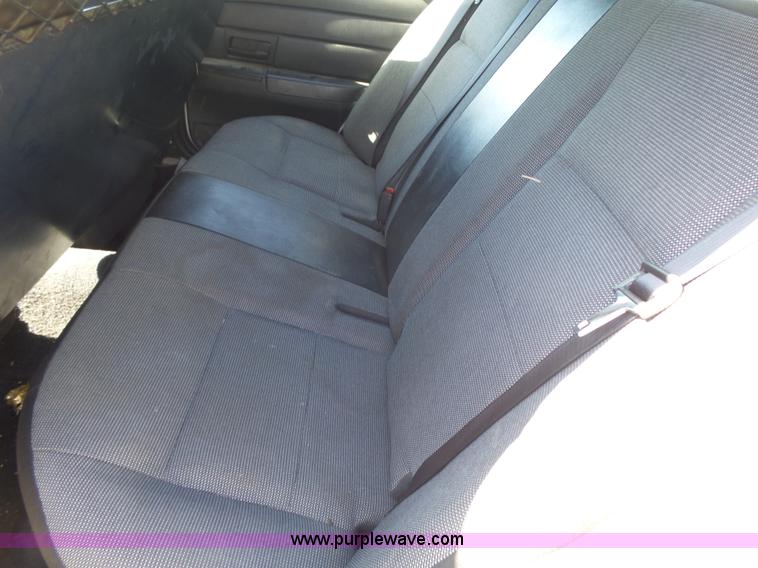 image for item J4931 2006 Ford Crown Victoria Police Interceptor