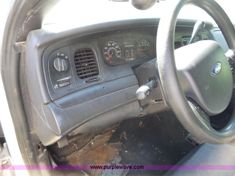 image for item J4931 2006 Ford Crown Victoria Police Interceptor