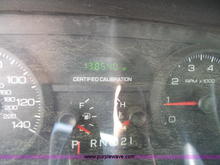 image for item J4931 2006 Ford Crown Victoria Police Interceptor