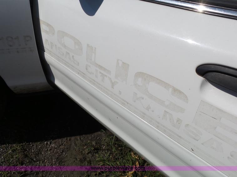 image for item J4931 2006 Ford Crown Victoria Police Interceptor