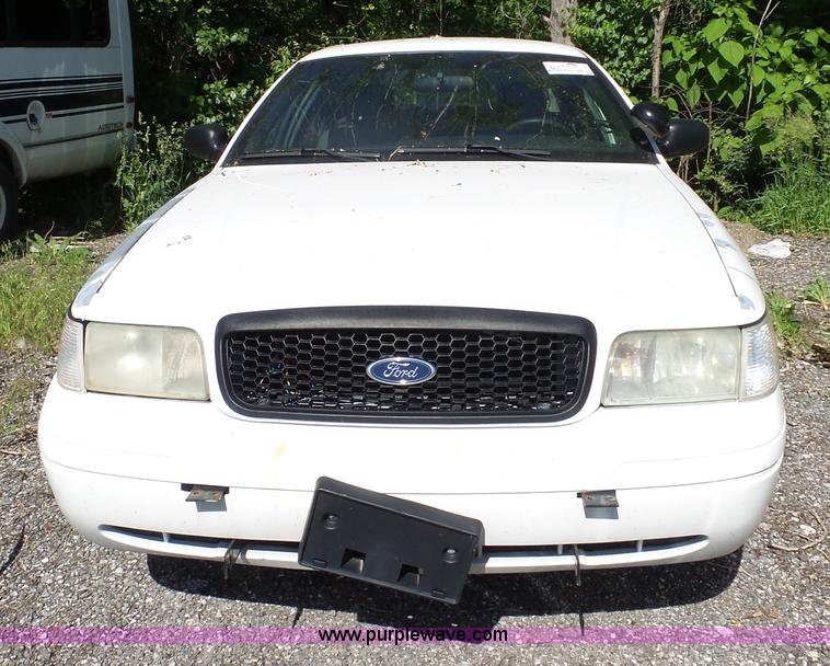 image for item J4933 2006 Ford Crown Victoria Police Interceptor