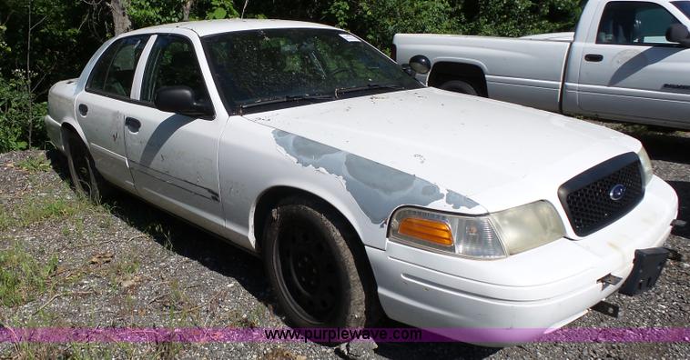 image for item J4933 2006 Ford Crown Victoria Police Interceptor
