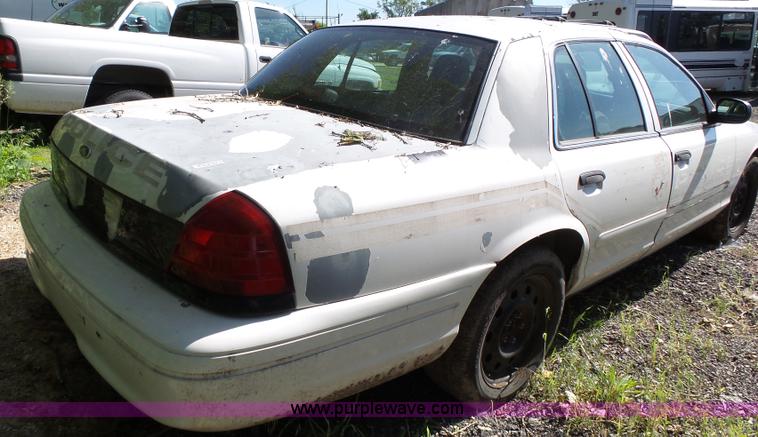 image for item J4933 2006 Ford Crown Victoria Police Interceptor