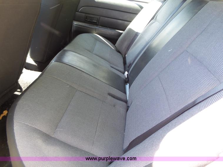 image for item J4933 2006 Ford Crown Victoria Police Interceptor