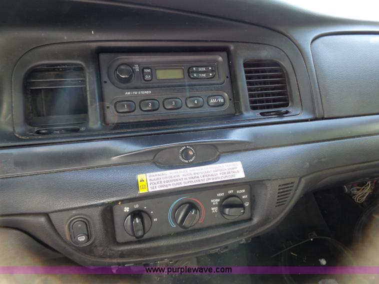 image for item J4933 2006 Ford Crown Victoria Police Interceptor