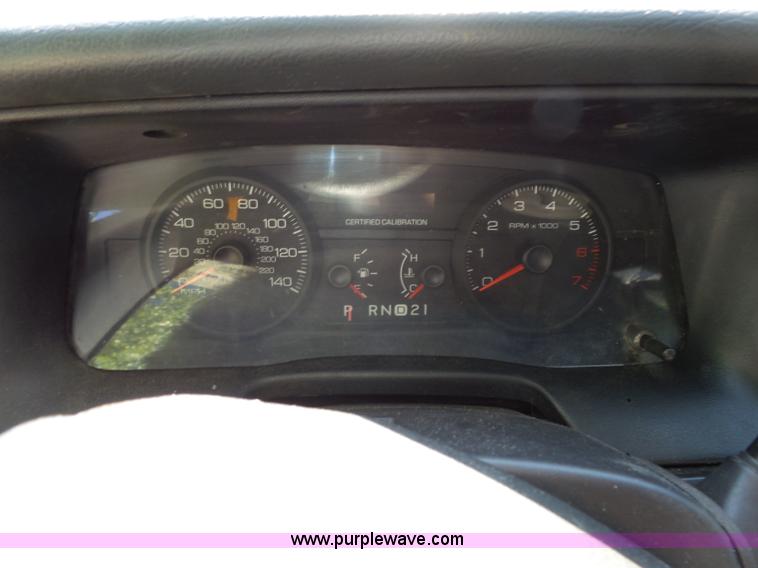 image for item J4933 2006 Ford Crown Victoria Police Interceptor