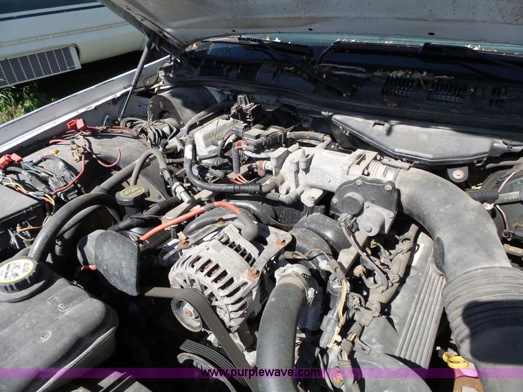 image for item J4933 2006 Ford Crown Victoria Police Interceptor