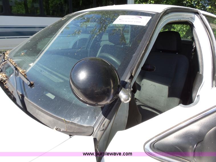 image for item J4933 2006 Ford Crown Victoria Police Interceptor