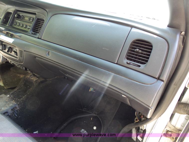 image for item J4933 2006 Ford Crown Victoria Police Interceptor