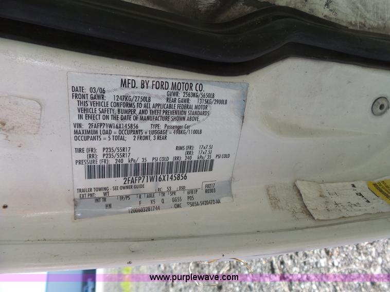 image for item J4933 2006 Ford Crown Victoria Police Interceptor