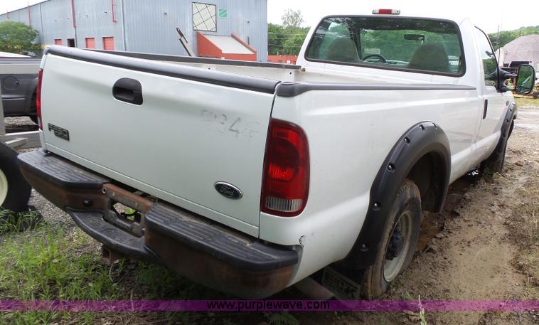 image for item J4943 2001 Ford F250 Super Duty XL pickup truck