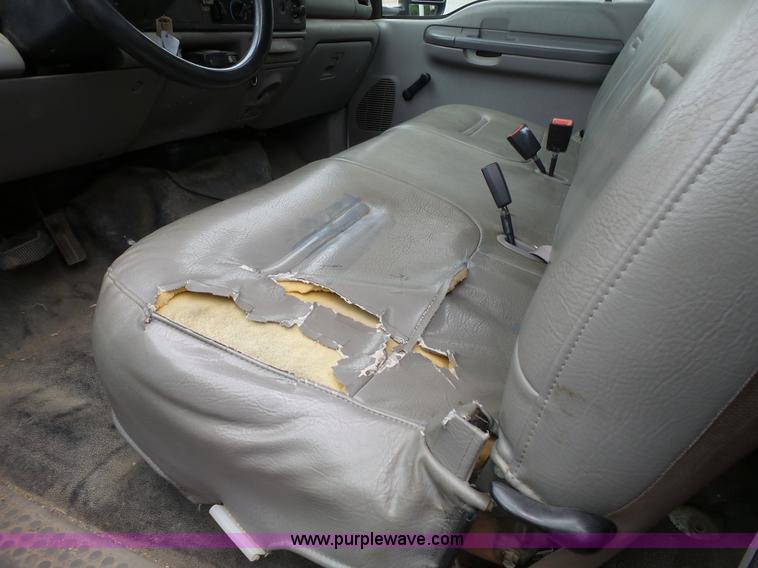 image for item J4943 2001 Ford F250 Super Duty XL pickup truck