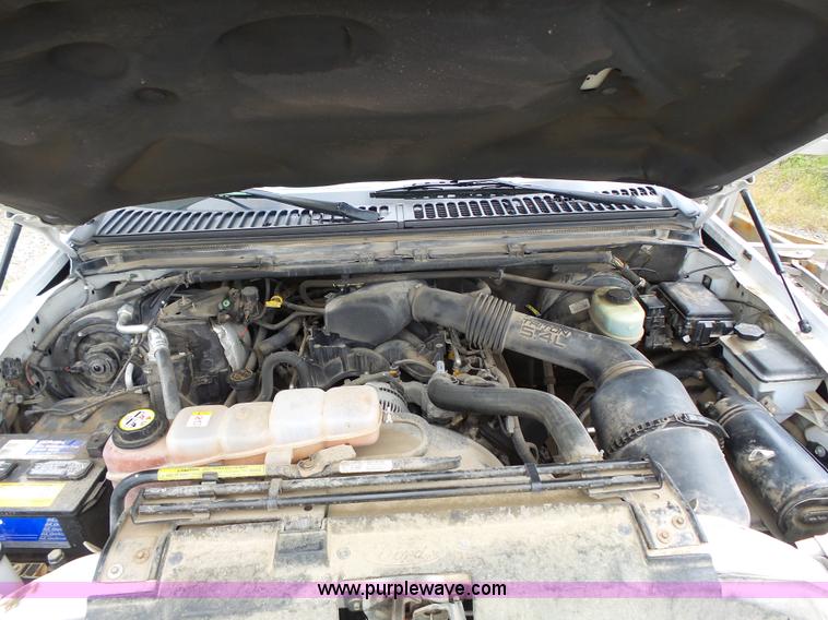 image for item J4943 2001 Ford F250 Super Duty XL pickup truck