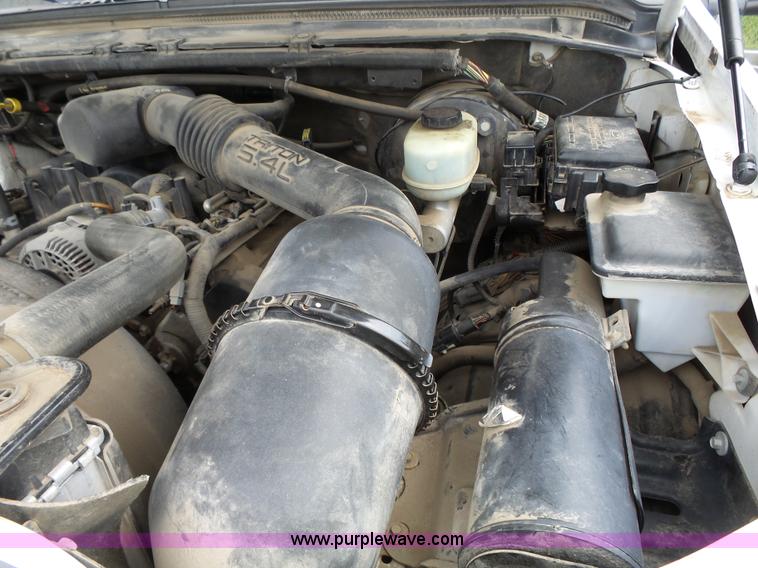 image for item J4943 2001 Ford F250 Super Duty XL pickup truck