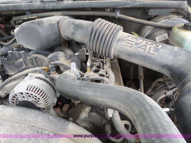 image for item J4943 2001 Ford F250 Super Duty XL pickup truck