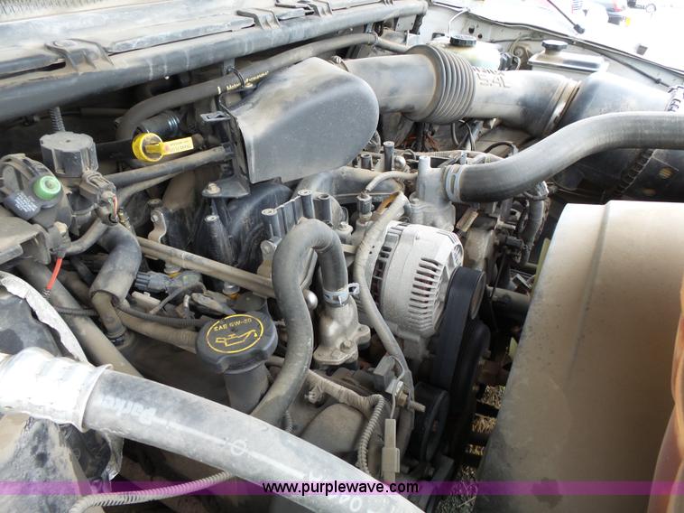 image for item J4943 2001 Ford F250 Super Duty XL pickup truck