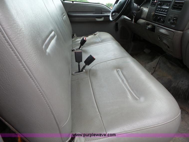 image for item J4943 2001 Ford F250 Super Duty XL pickup truck