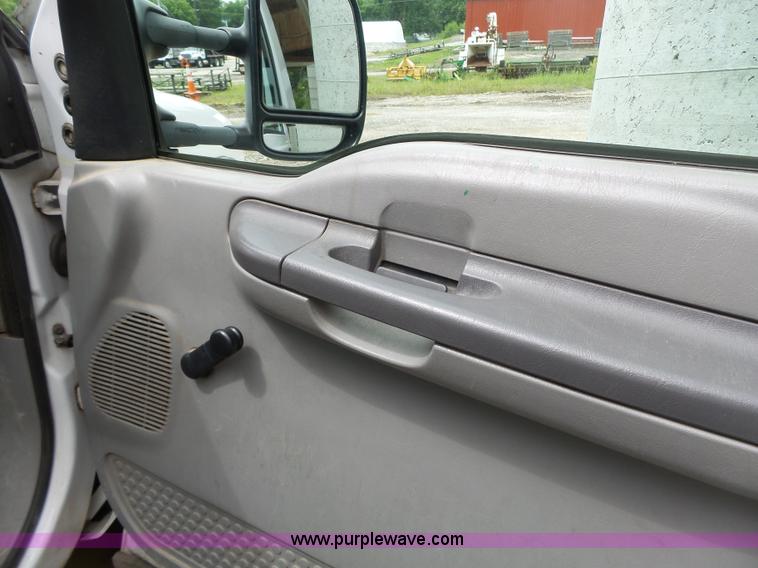 image for item J4943 2001 Ford F250 Super Duty XL pickup truck