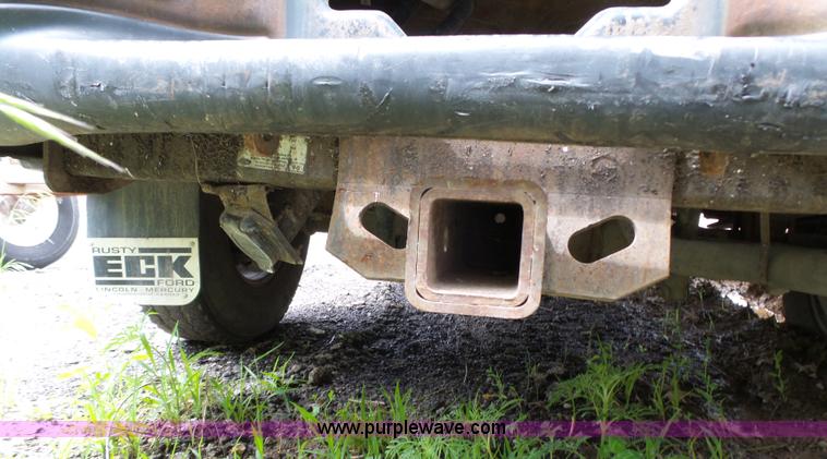 image for item J4943 2001 Ford F250 Super Duty XL pickup truck