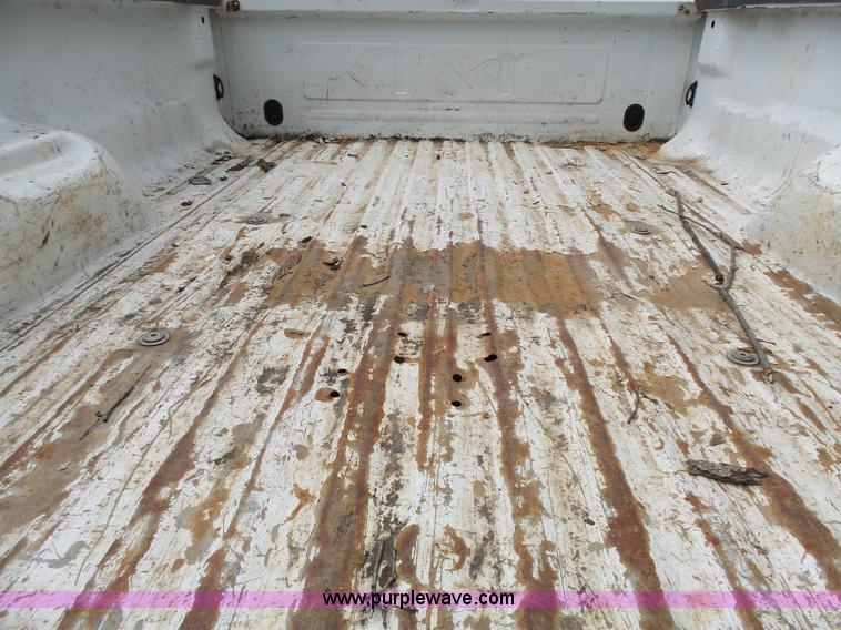 image for item J4943 2001 Ford F250 Super Duty XL pickup truck