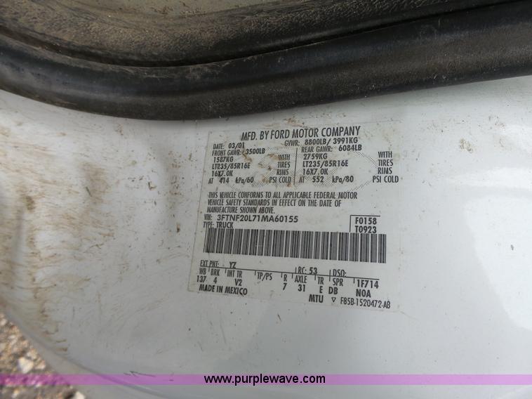 image for item J4943 2001 Ford F250 Super Duty XL pickup truck