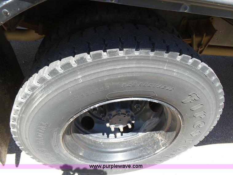 image for item J6118 1992 Blue Bird TC2000 school bus