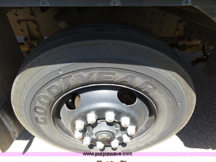 image for item J6118 1992 Blue Bird TC2000 school bus