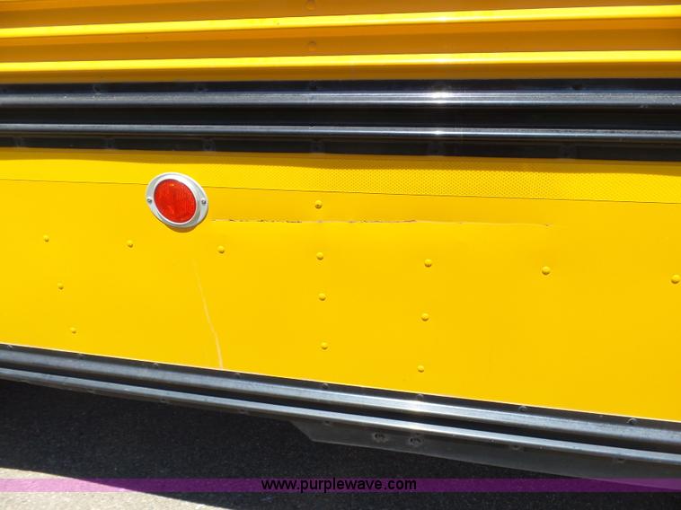 image for item J6118 1992 Blue Bird TC2000 school bus