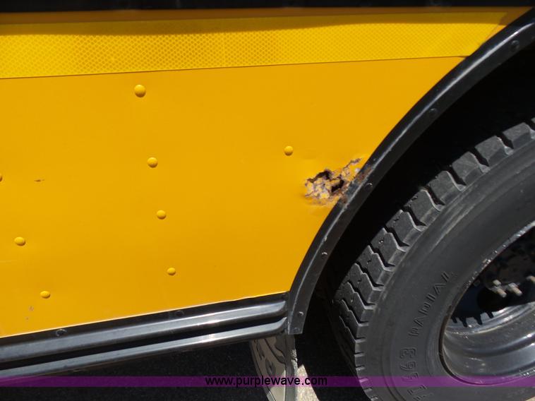 image for item J6118 1992 Blue Bird TC2000 school bus