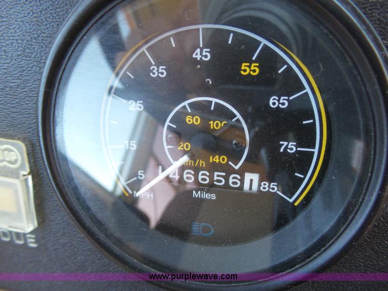 image for item J6118 1992 Blue Bird TC2000 school bus