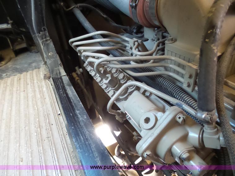 image for item J6118 1992 Blue Bird TC2000 school bus