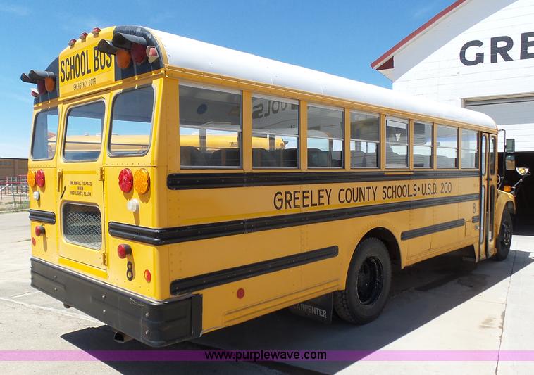 image for item J6120 1996 Ford B800 school bus