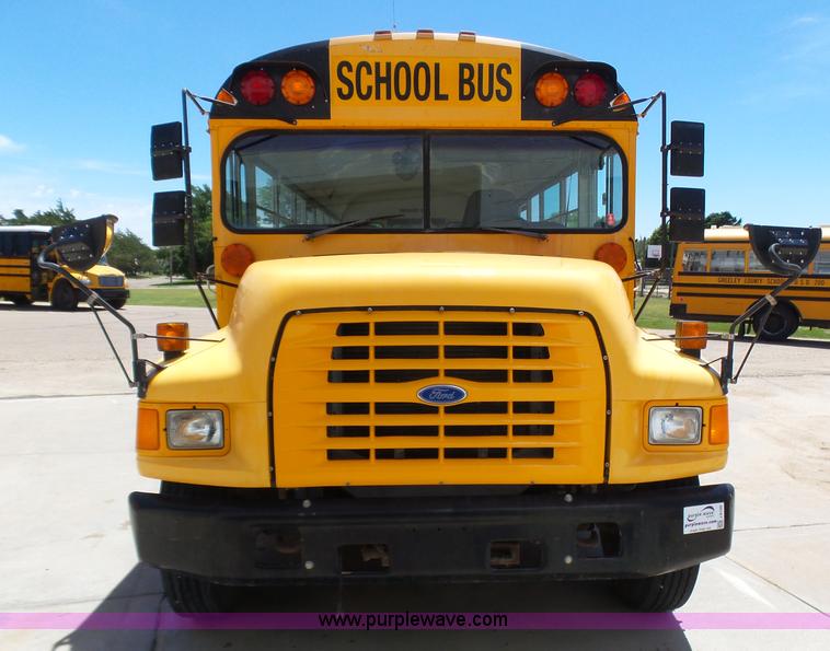 image for item J6120 1996 Ford B800 school bus