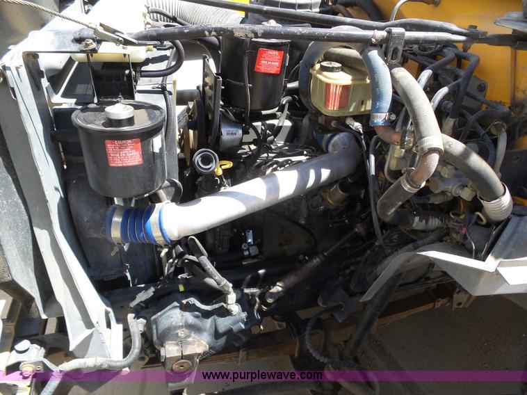 image for item J6120 1996 Ford B800 school bus