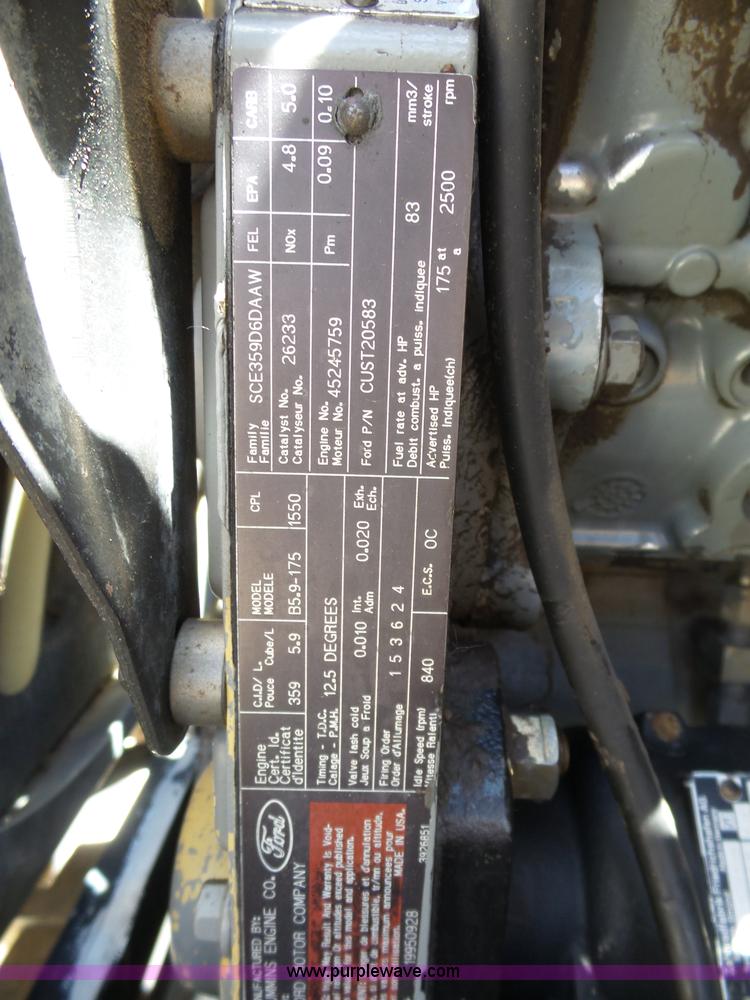 image for item J6120 1996 Ford B800 school bus