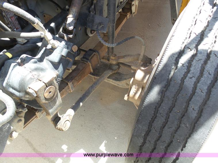 image for item J6120 1996 Ford B800 school bus