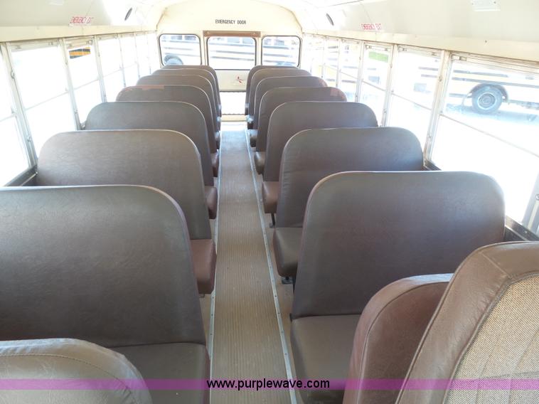 image for item J6120 1996 Ford B800 school bus