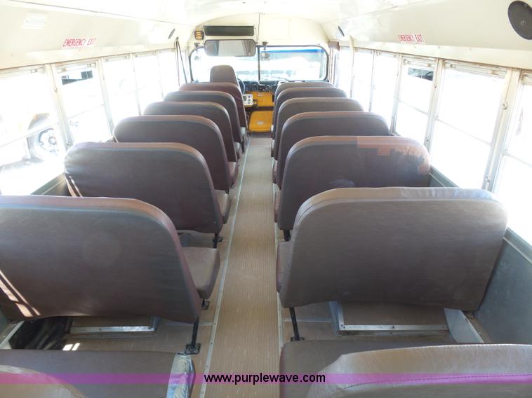 image for item J6120 1996 Ford B800 school bus