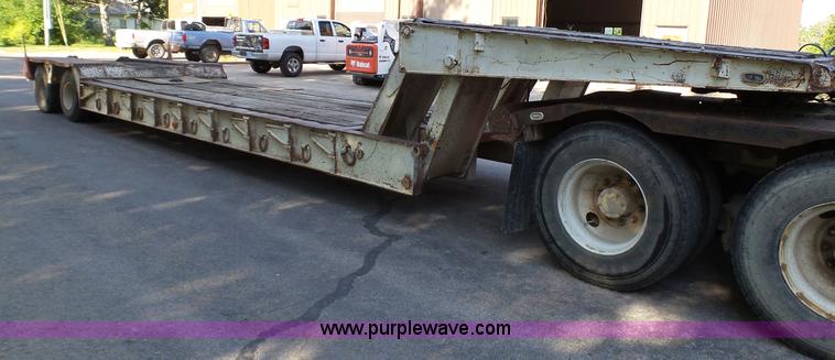 image for item K5498 1981 Mack R686ST semi truck with equipment trailer