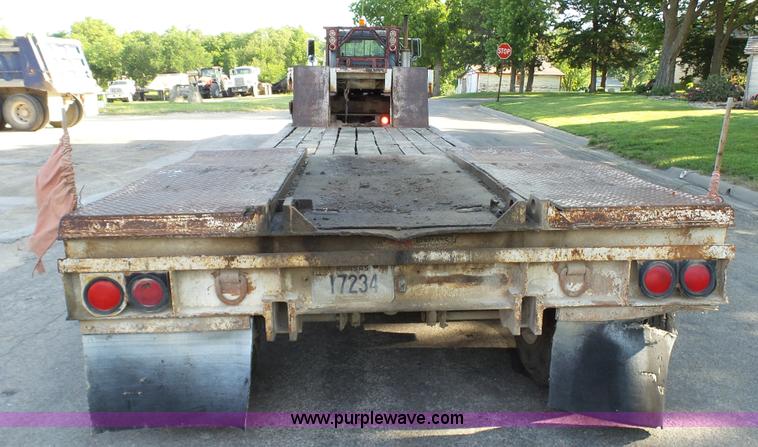 image for item K5498 1981 Mack R686ST semi truck with equipment trailer