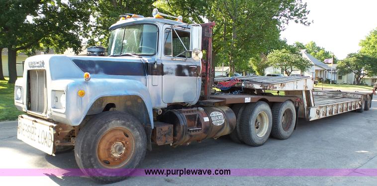 image for item K5498 1981 Mack R686ST semi truck with equipment trailer